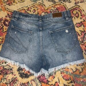 KanCan Medium Wash Jean Shorts Frayed Hem High-Waisted